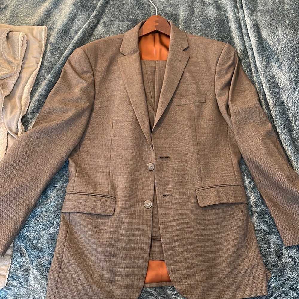 Jos A Bank two-piece gray suit. Great condition.